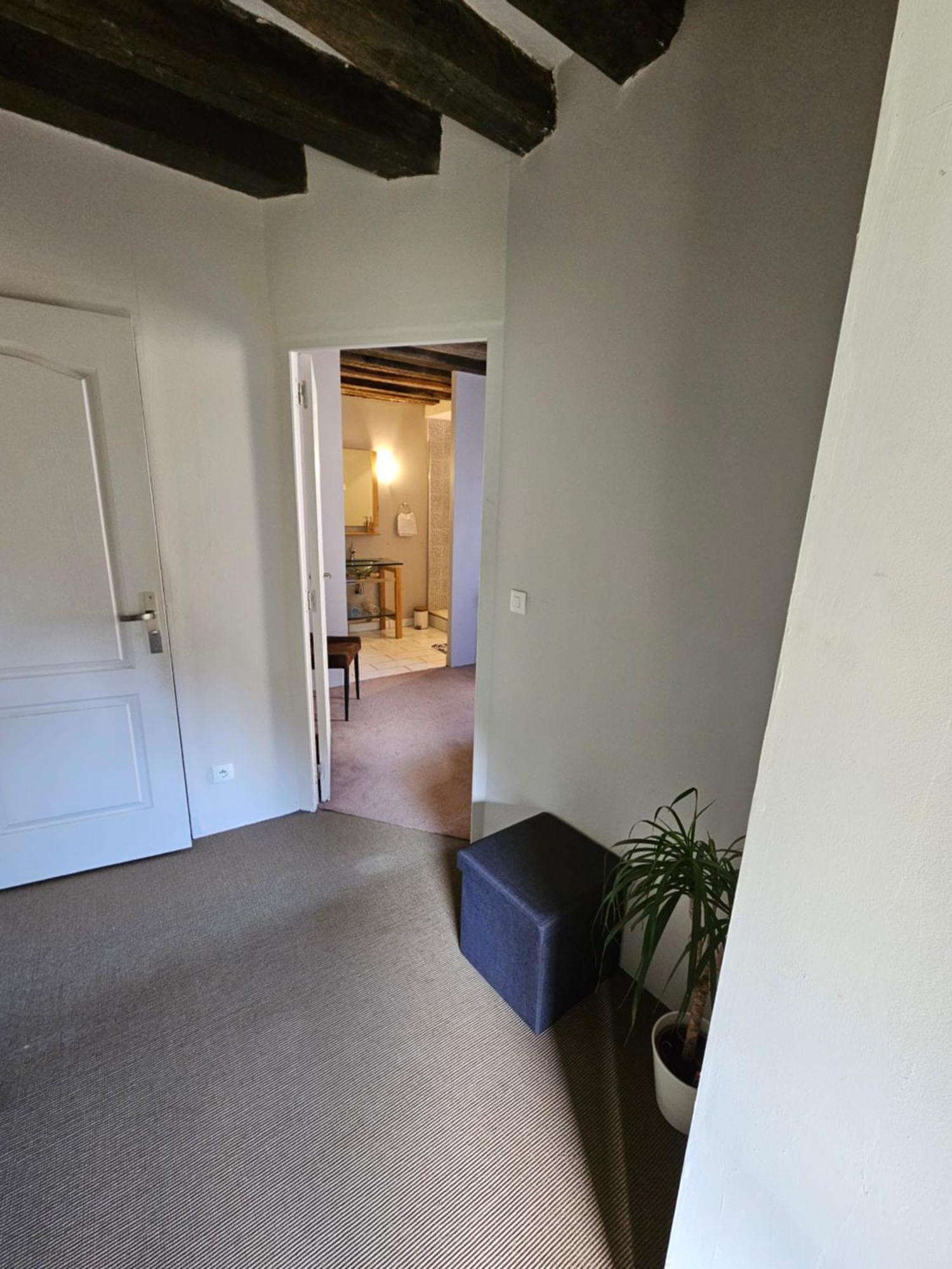Chambre Avec Salle De Bain Hotel Donzy Kültér fotó